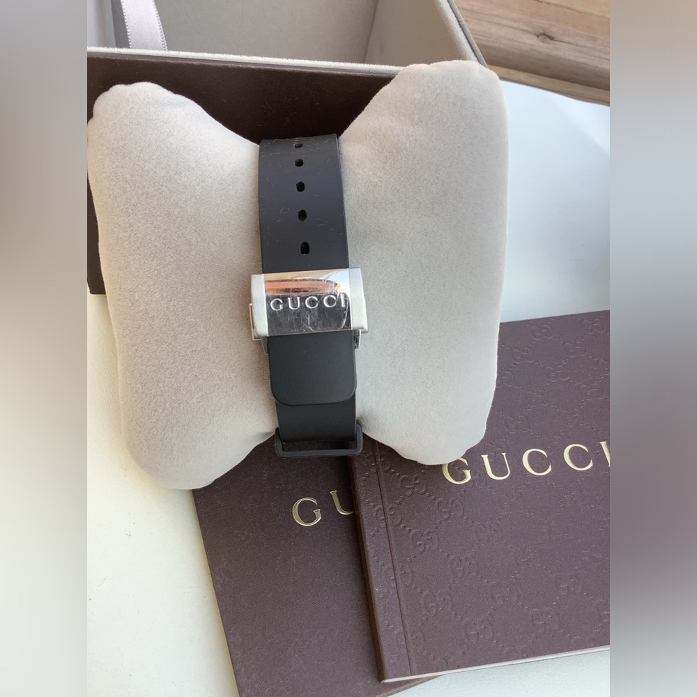- BIG and BEAUTIFUL GUCCI watch🌟🌟🌟🌟 - Picture 4 of 15